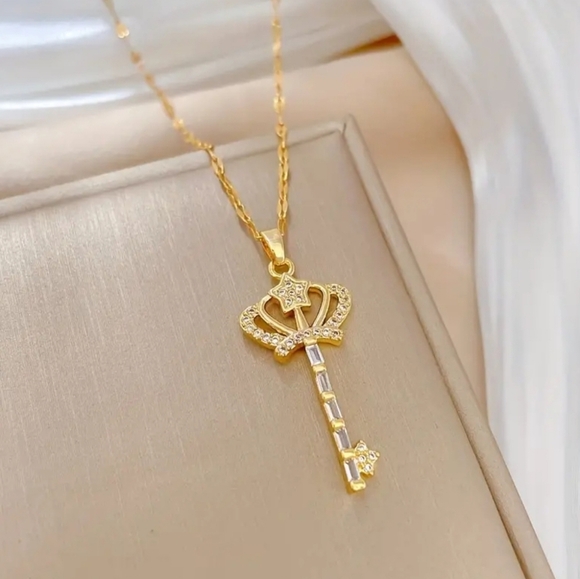 NEW! Crown Key Pendant Necklace - Picture 7 of 8